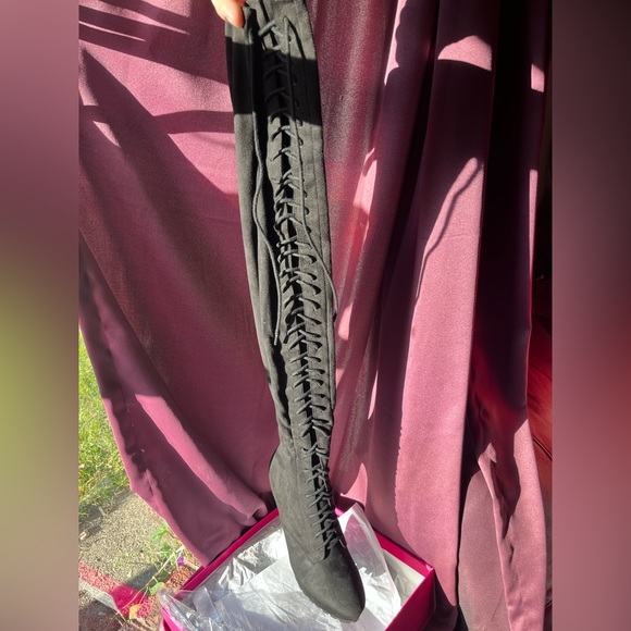 Thigh High Lace Up Boots NWT - Picture 2 of 5